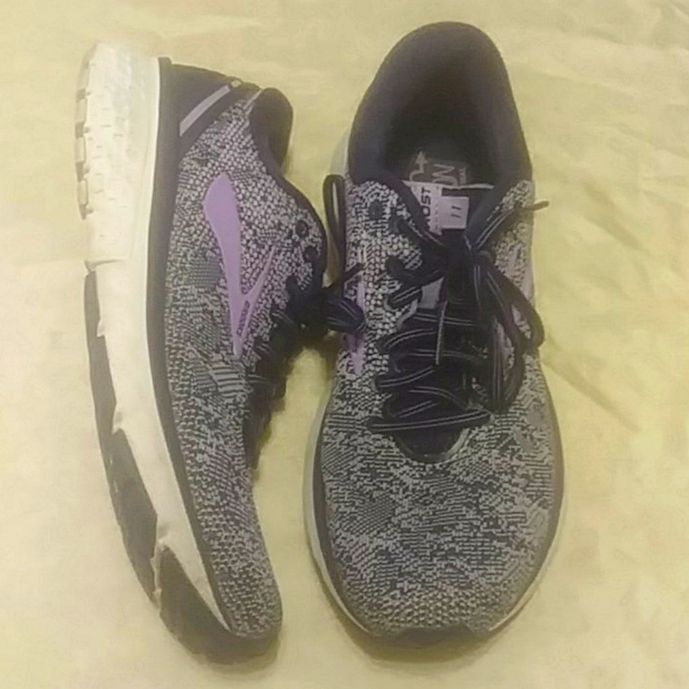 Brooks Ghost 11 - image 1